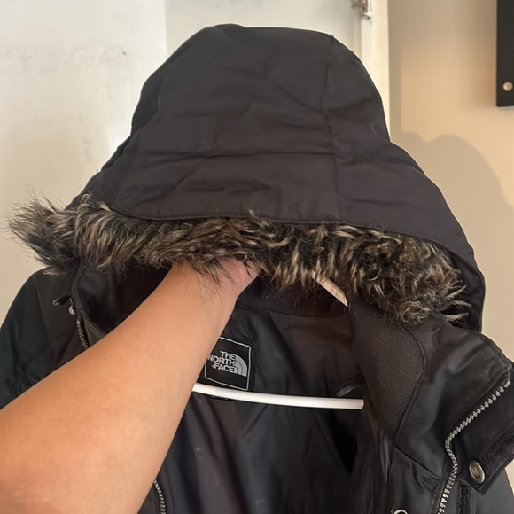 Northface water-resistant goose down jacket with removable fur lined hood - Picture 9 of 9